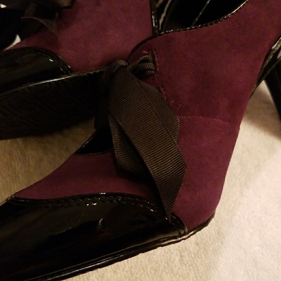 DONATED - NWOT Spectator Shoes - Picture 7 of 8